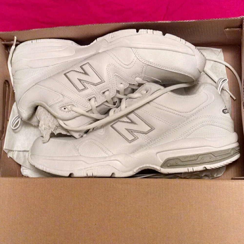 NWT New Balance Men's Walking Shoes